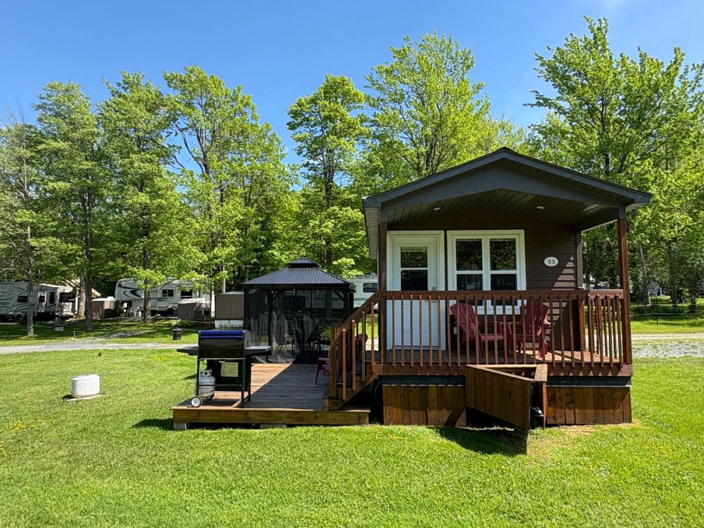 Chalet pr&ecirc;t-&agrave;-camper 4 personnes  lot 55
