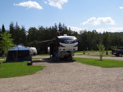 Terrain 3 services — 30 ampères — accès direct