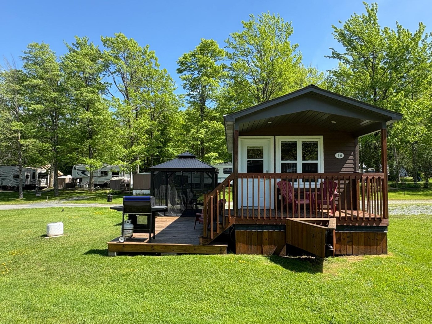 Chalet pr&ecirc;t-&agrave;-camper 4 personnes lot 56