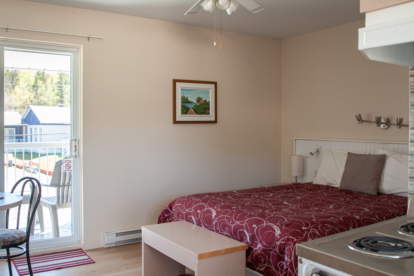 Chambre 1 lit Queen avec cuisinette